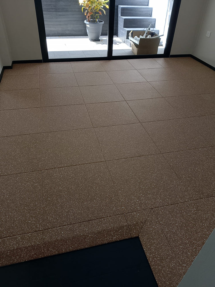 Piso Maderado 15mm en Bolivia - textura tipo madera para gimnasio - Chelo Sports