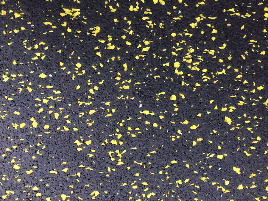 Piso de Goma Moteado Amarillo 15mm en Bolivia - vista instalada - Chelo Sports
