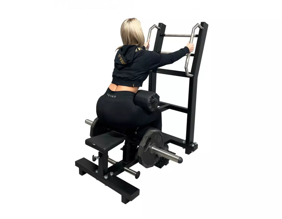 Standing Hip Thrust en Bolivia - vista de máquina para glúteos - Chelo Sports