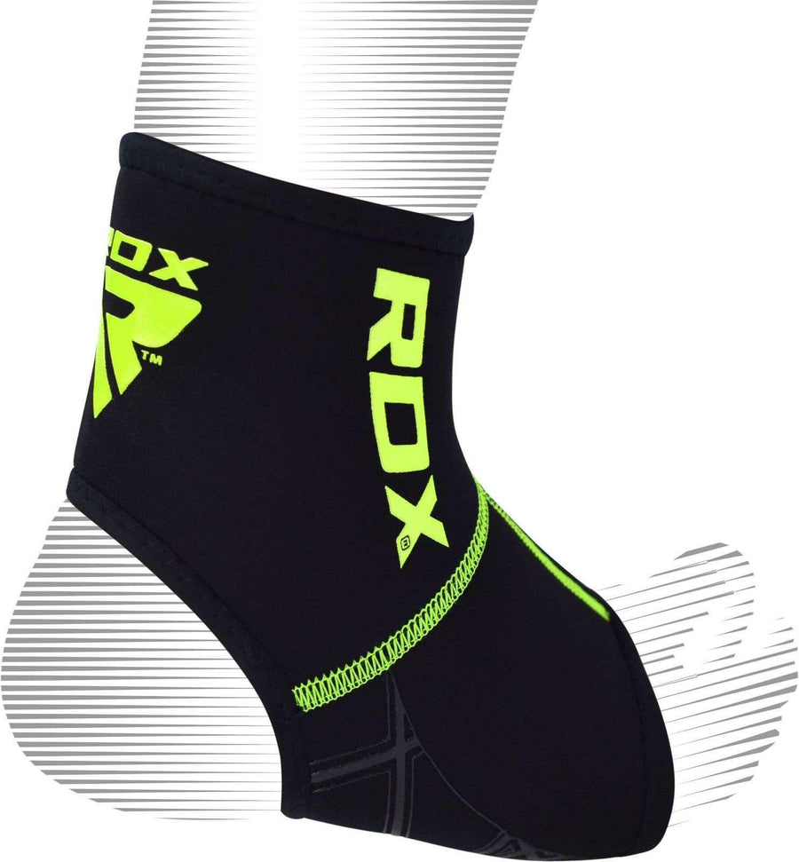 RDX A2 Soporte de tobillo negro y verde Funda de compresión de protección contra el esguince - Chelo Sports