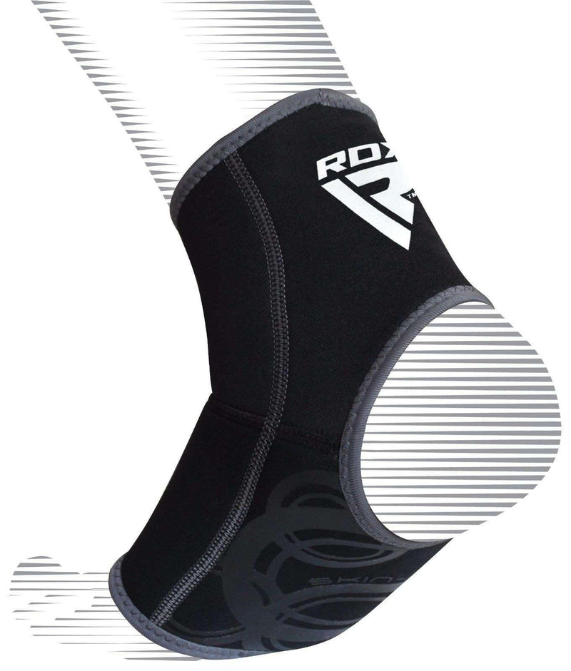 RDX A2 Soporte de tobillo negro y gris Funda de compresión de protección contra el esguince - Chelo Sports