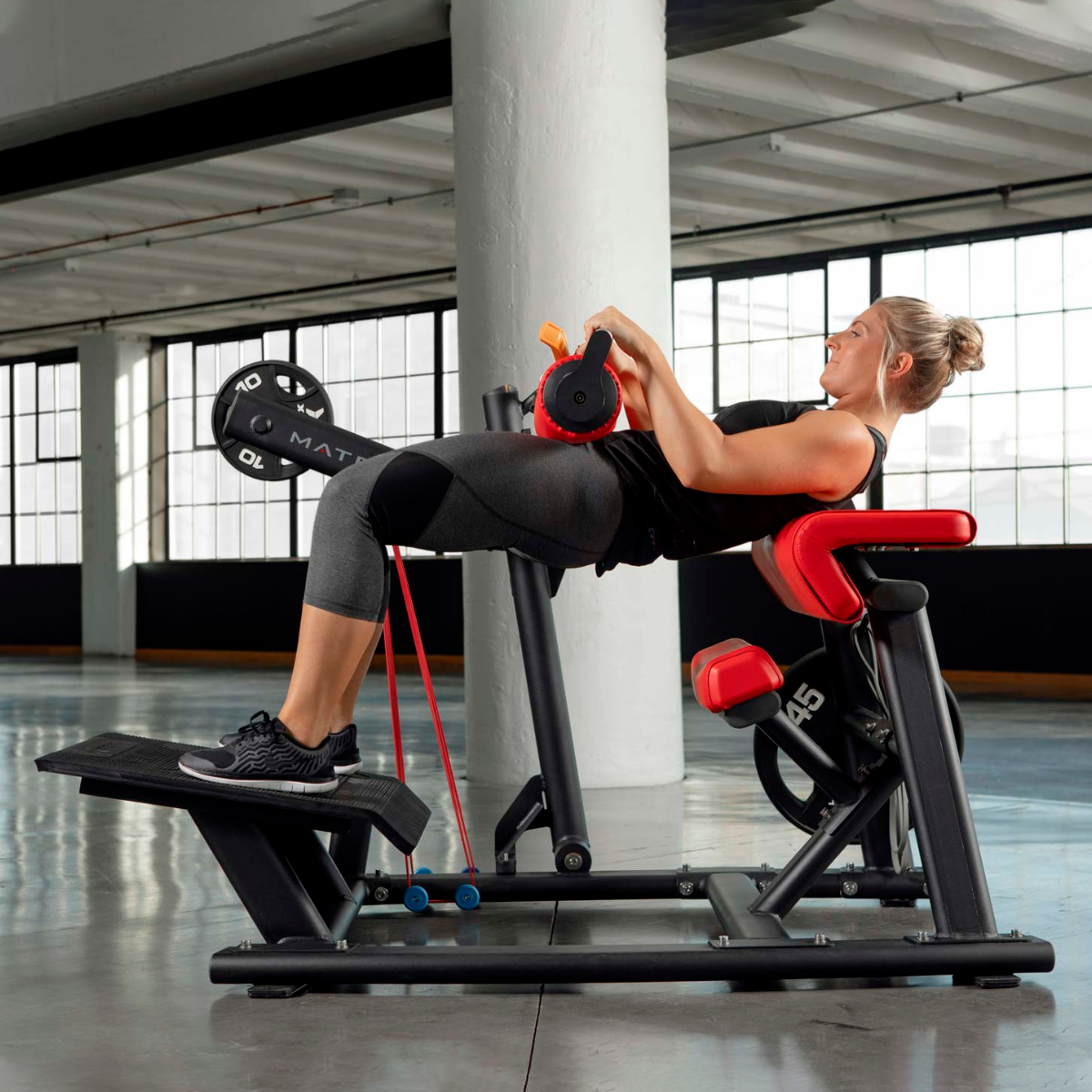 MACHINE: MAGNUM GLUTE TRAINER 