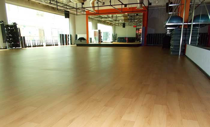 Piso PVC M2 1x1 en Bolivia - suelo vinílico deportivo - Chelo Sports